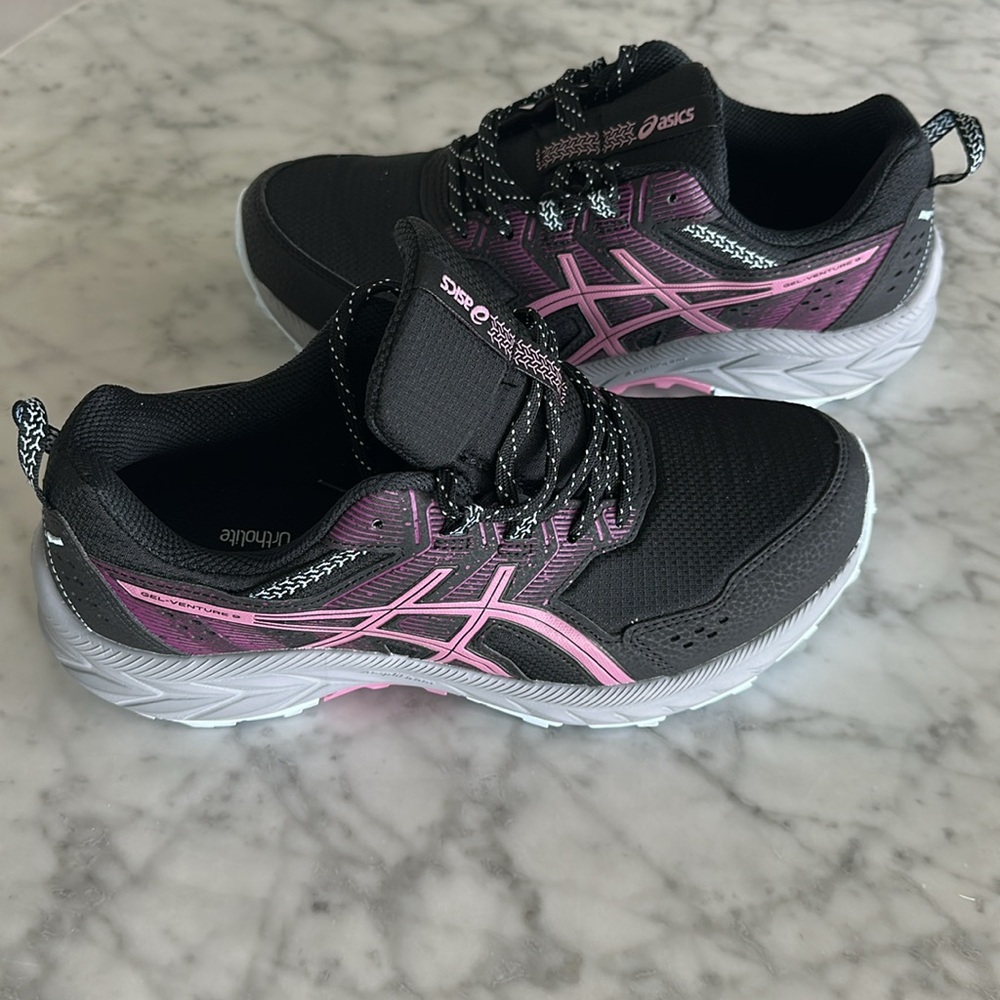 ASICS Women's Black and Pink Running Shoes GEL-VENTURE 9